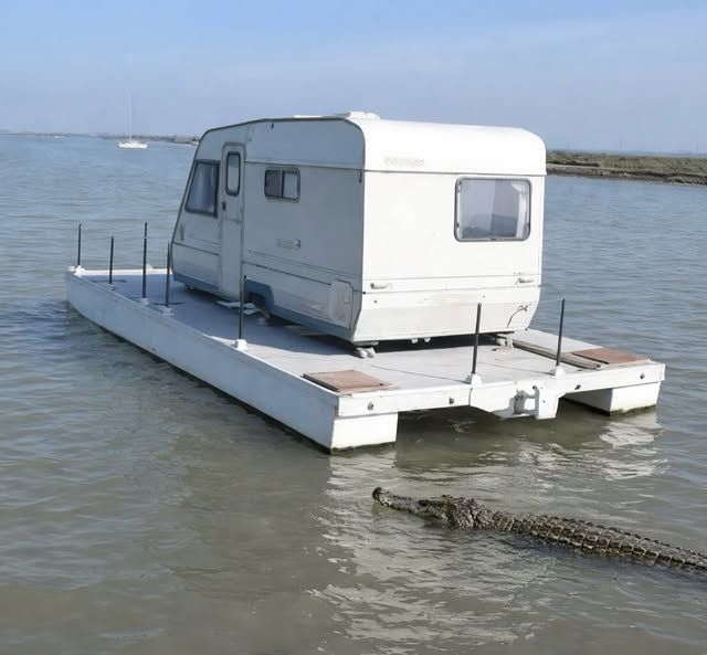 Floatable caravan